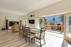 Game Room and Deck Modern Frazier Park Home!